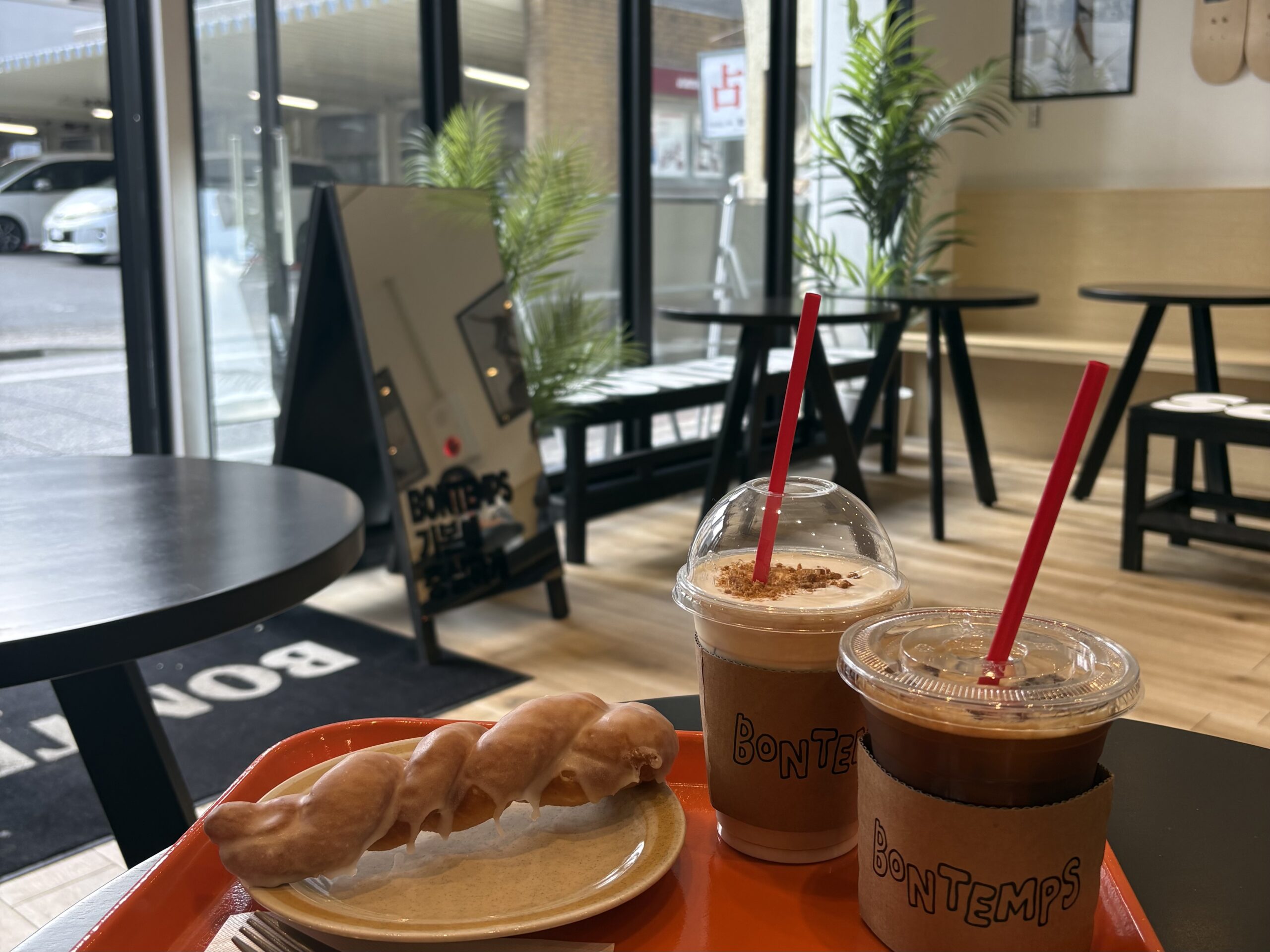 BONTEMPS 川越店 ドーナツと店内